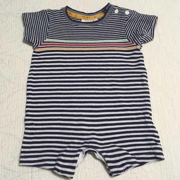 0-3m (4/$20) Summery Short Rompers - Picture 4 of 10